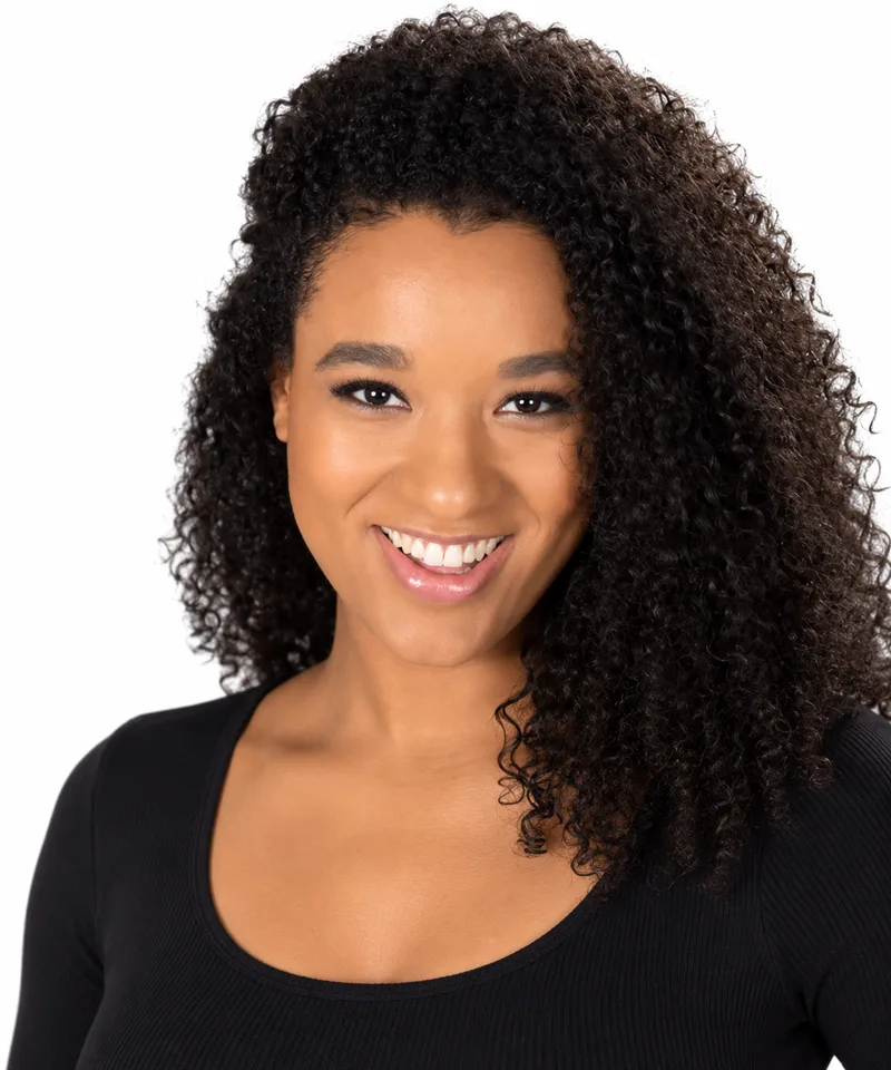Headshot of Laurie Anastasia Dodge
